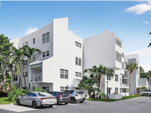 2870 NE 14th St Cswy , Unit 203C, Pompano Beach, FL 33062