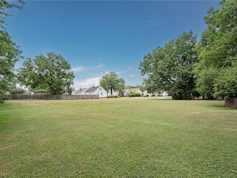 5570 Dunham Road , Maple Heights, OH 44137 Photo 11