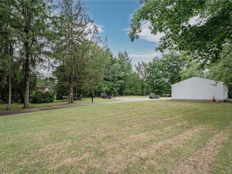 5570 Dunham Road , Maple Heights, OH 44137 Photo 2