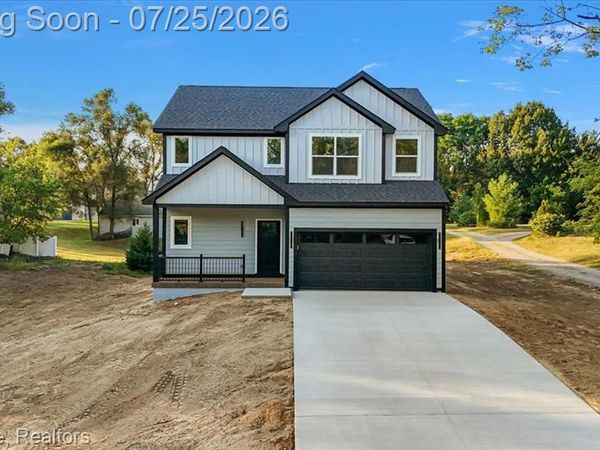 3080 W Newberry Road, Waterford Twp, MI 48329