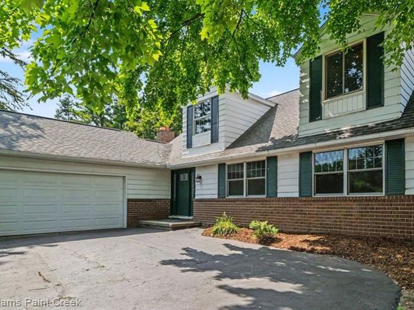 2711 Armstrong Drive, Orion Twp, MI 48360