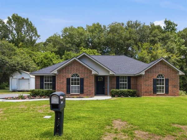 105 E Foggle Street, Athens, TX 75751