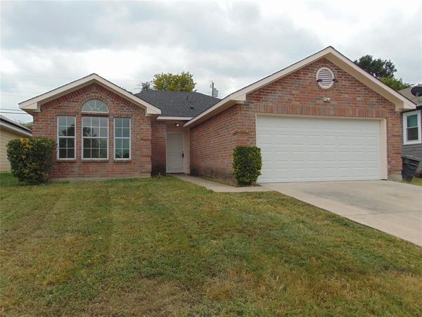 2538 Camel Court , Dallas, TX 75241