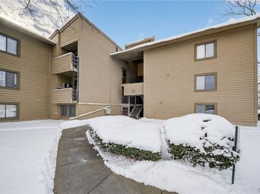 123 Watertree Drive , East Syracuse, NY 13057