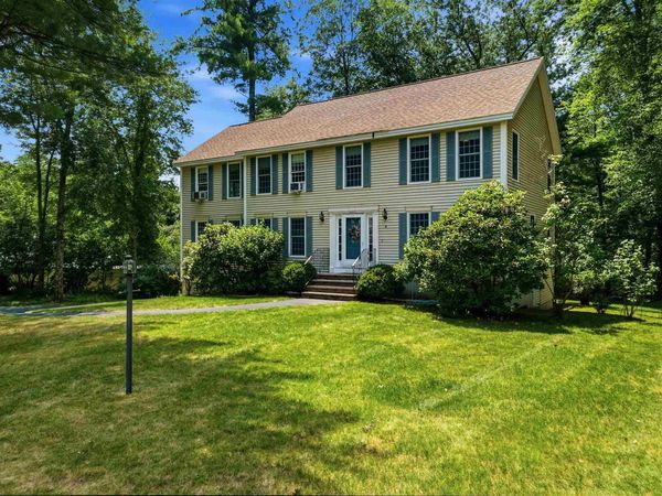 8 Wesley Lane, Salem, NH 03079