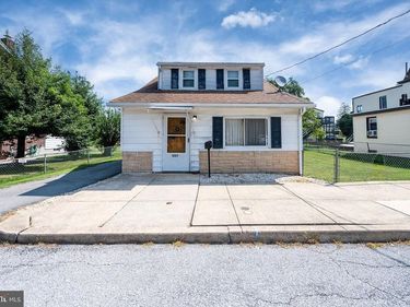 1237 CARBON STREET, READING, PA 19601