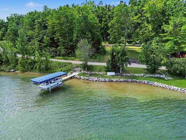 6184 Indian Garden Road, Petoskey, MI 49770