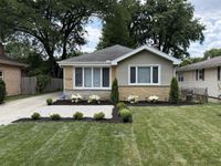 1304 Pershing Avenue, Wheaton, IL 60189 primary photo