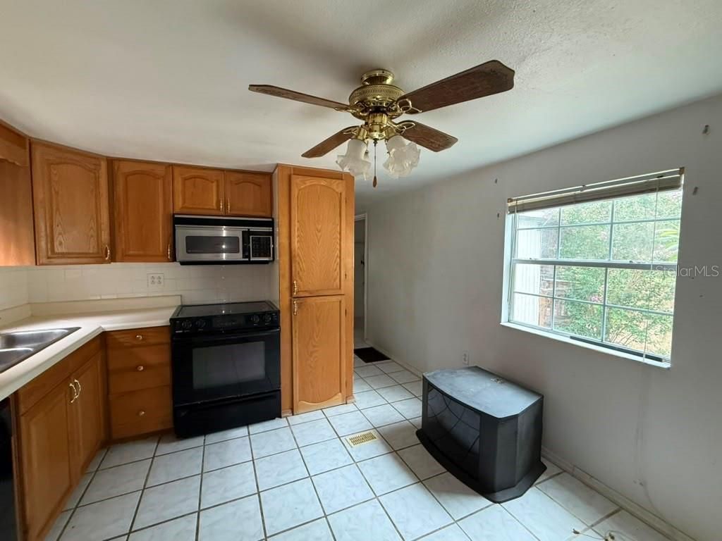27416 Walnut Avenue, Okahumpka, FL 34762 Photo