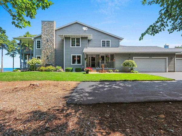5299 SUNSET BLUFF DRIVE, Green Bay, WI 54311