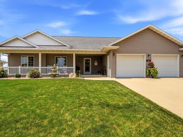 259 Bryn Drive, Peosta, IA 52068