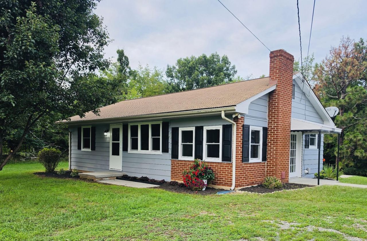 2820 Mount Pleasant Blvd, Roanoke, VA 24014 Main Photo