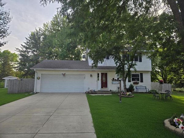 7484 Jeffery Lane S, Cottage Grove, MN 55016
