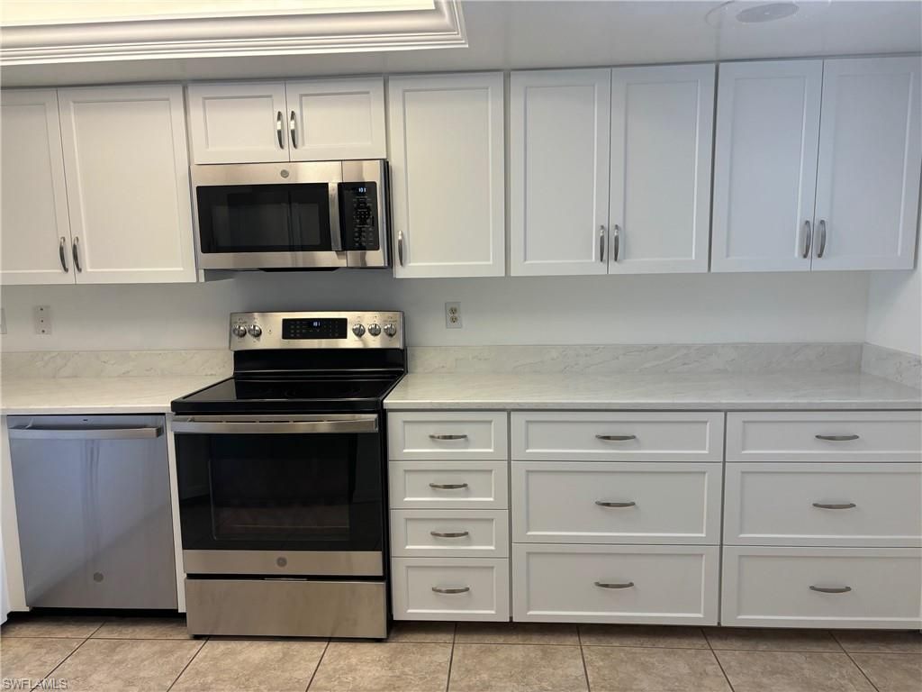 513 Lake Louise Cir, Unit 101, Naples, FL 34110 Photo