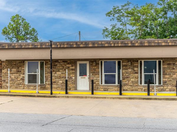 411 W 1st Street , Claremore, OK 74017