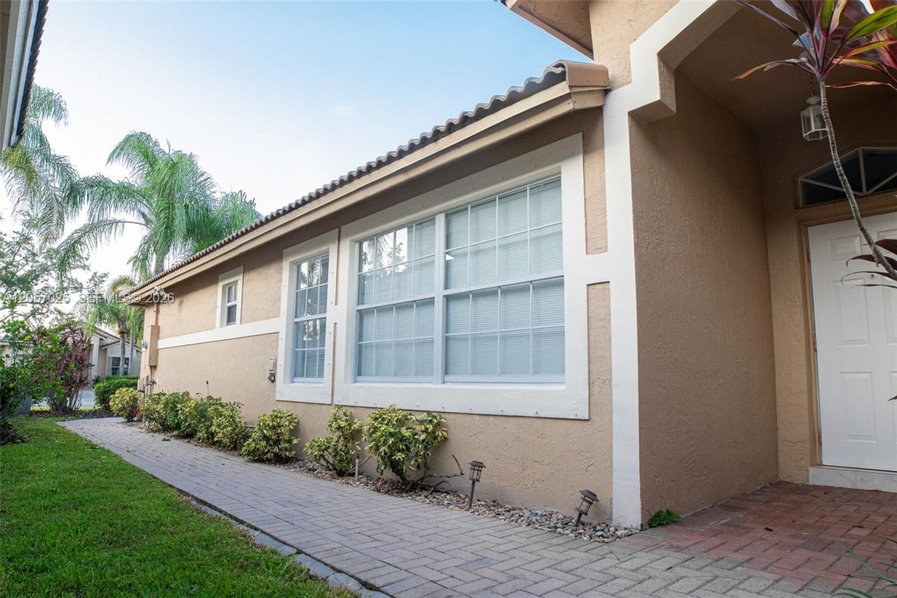 16410 Sapphire Bnd , Weston, FL 33331 Photo