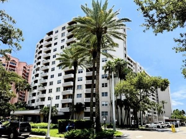90 Edgewater Dr , Unit 515, Coral Gables, FL 33133