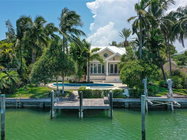 621 N Mashta Drive , Key Biscayne, FL 33149