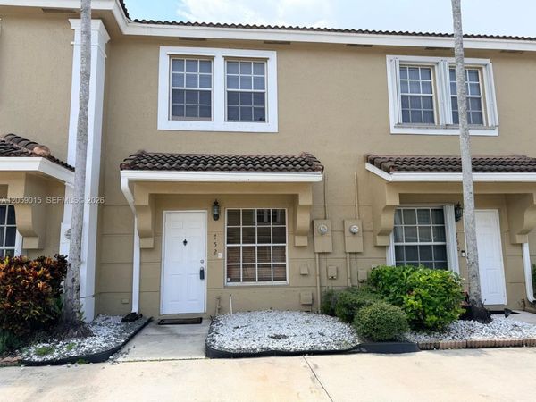 752 SW 122nd Ter , Pembroke Pines, FL 33025