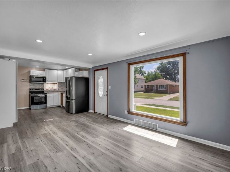 4418 Maplecrest Avenue, Parma, OH 44134 Photo 6