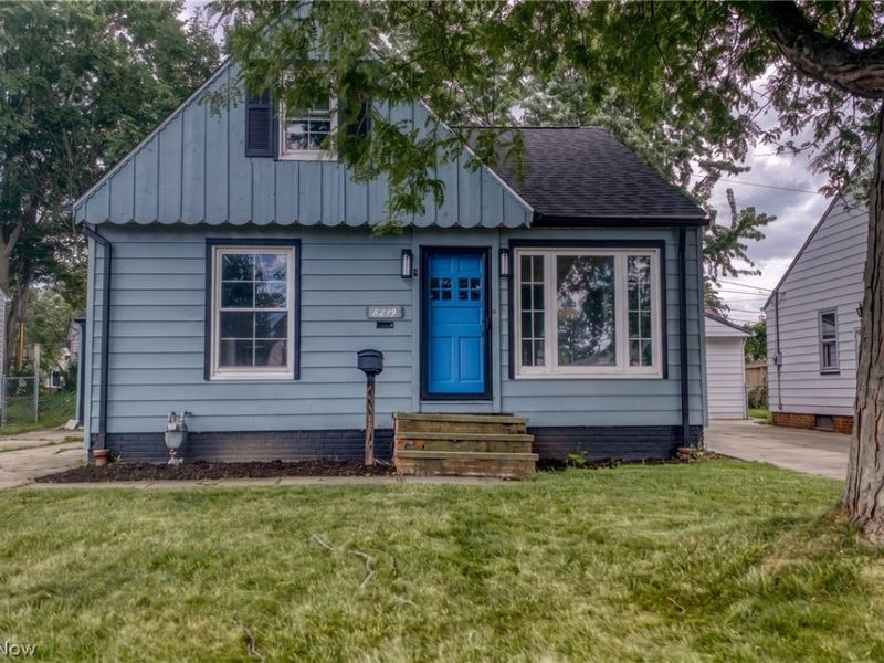 8219 Wainstead Drive, Parma, OH 44129 Photo 1