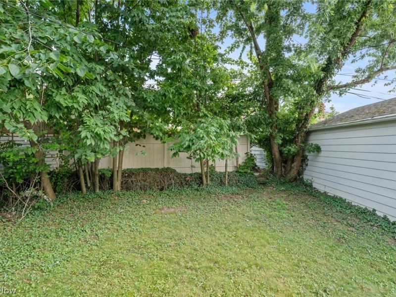 8219 Wainstead Drive, Parma, OH 44129 Photo 36