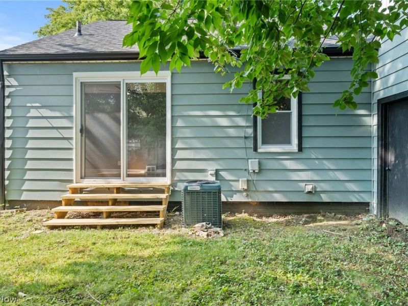8219 Wainstead Drive, Parma, OH 44129 Photo 37