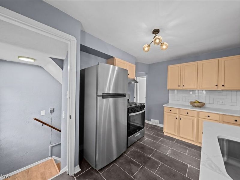 8219 Wainstead Drive, Parma, OH 44129 Photo 9