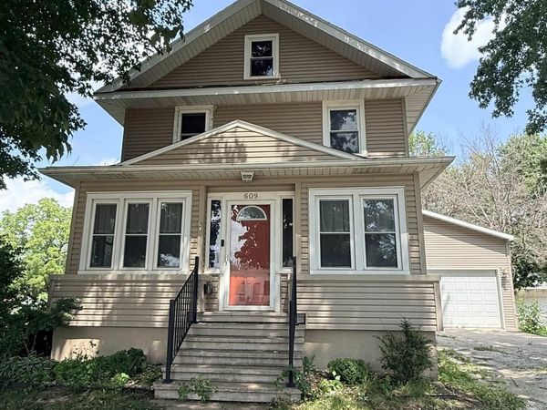609 1St Avenue SE, Clarion, IA 50525