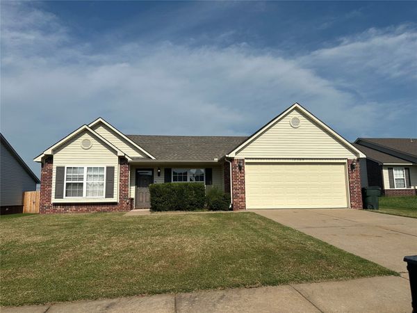 12309 N 112th East Avenue , Collinsville, OK 74021