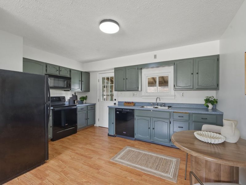 1045 W Church Street, Newark, OH 43055 Photo 5