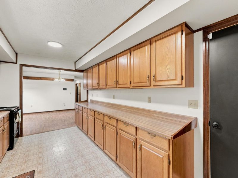 7827 Duvall Road, Ashville, OH 43103 Photo 10