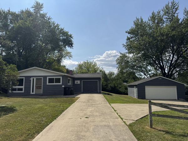 12142 219th Ave, Bristol, WI 53104
