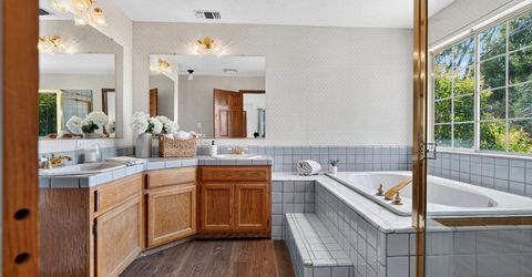 9430 Maris Ln, Elk Grove, CA 95624 Photo