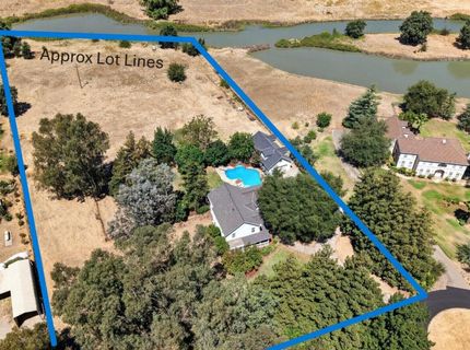 9430 Maris Ln, Elk Grove, CA 95624 Photo