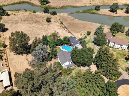 9430 Maris Ln, Elk Grove, CA 95624 Photo