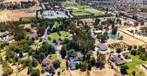 9430 Maris Ln, Elk Grove, CA 95624 Photo