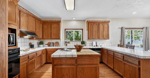 9430 Maris Ln, Elk Grove, CA 95624 Photo