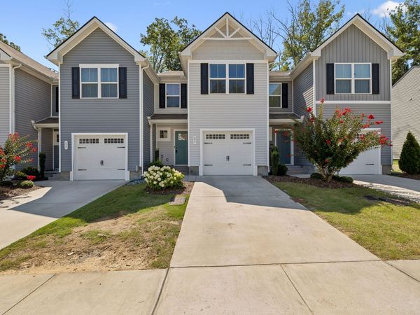 627 Woodall Ridge Dr, Lebanon, TN 37090