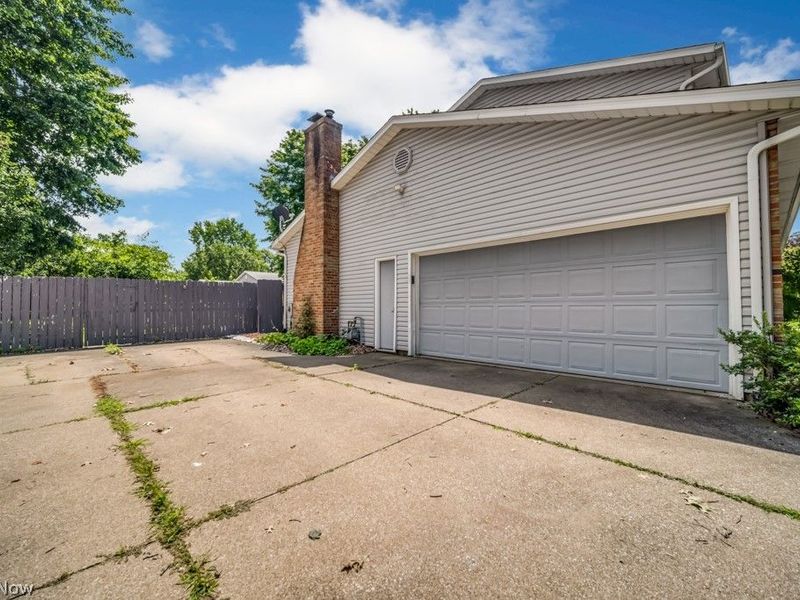 731 Redwood Drive, Canal Fulton, OH 44614 Photo 2