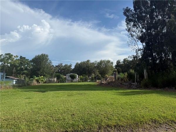 1043 Shawnee AVE , LABELLE, FL 33935