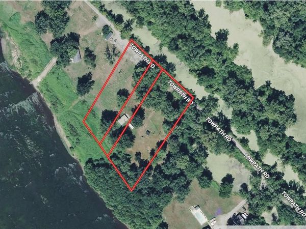 1842 TOWPATH ROAD, DAUPHIN, PA 17018