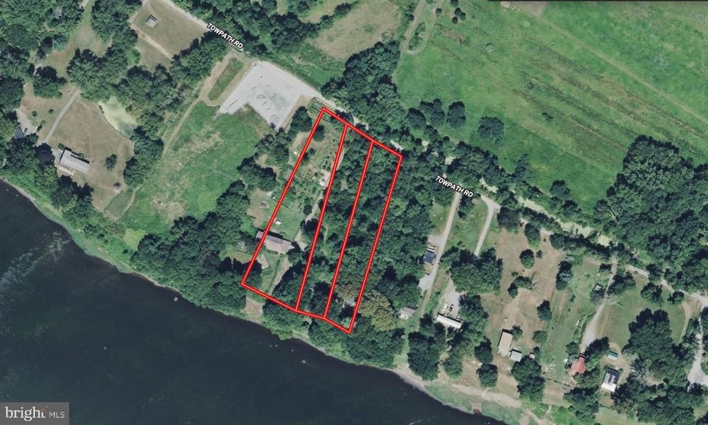 1842 TOWPATH ROAD , DAUPHIN, PA 17018