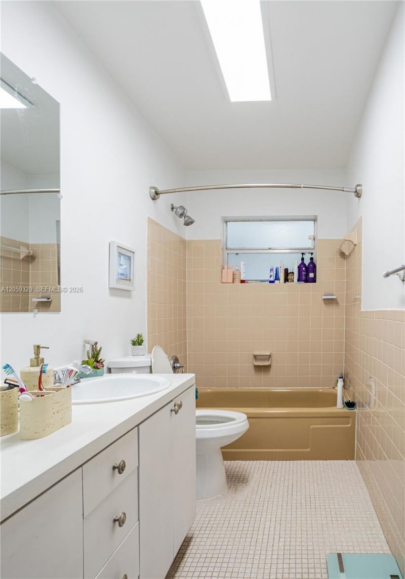 7940 NW 9th St, Unit 7940, Margate, FL 33063 Photo