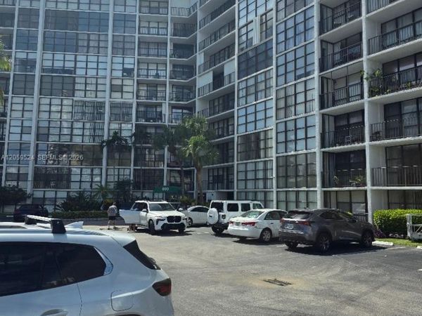 800 Parkview Dr , Unit 716, Hallandale Beach, FL 33009