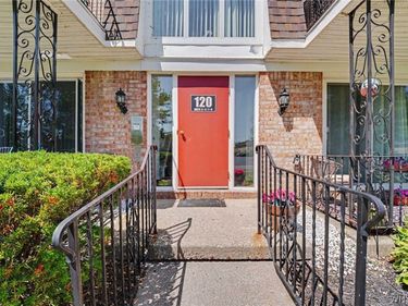 120 Old Lyme Drive, Unit 4, Buffalo, NY 14221