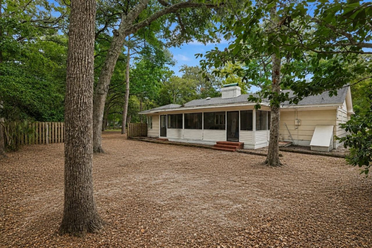 231 Live Oak Ln.  Photo 24