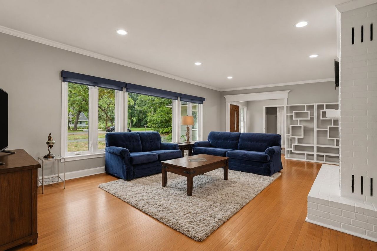 231 Live Oak Ln.  Photo 8