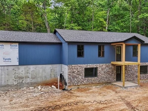 100 S Lake Drive , Hillsboro, MO 63050