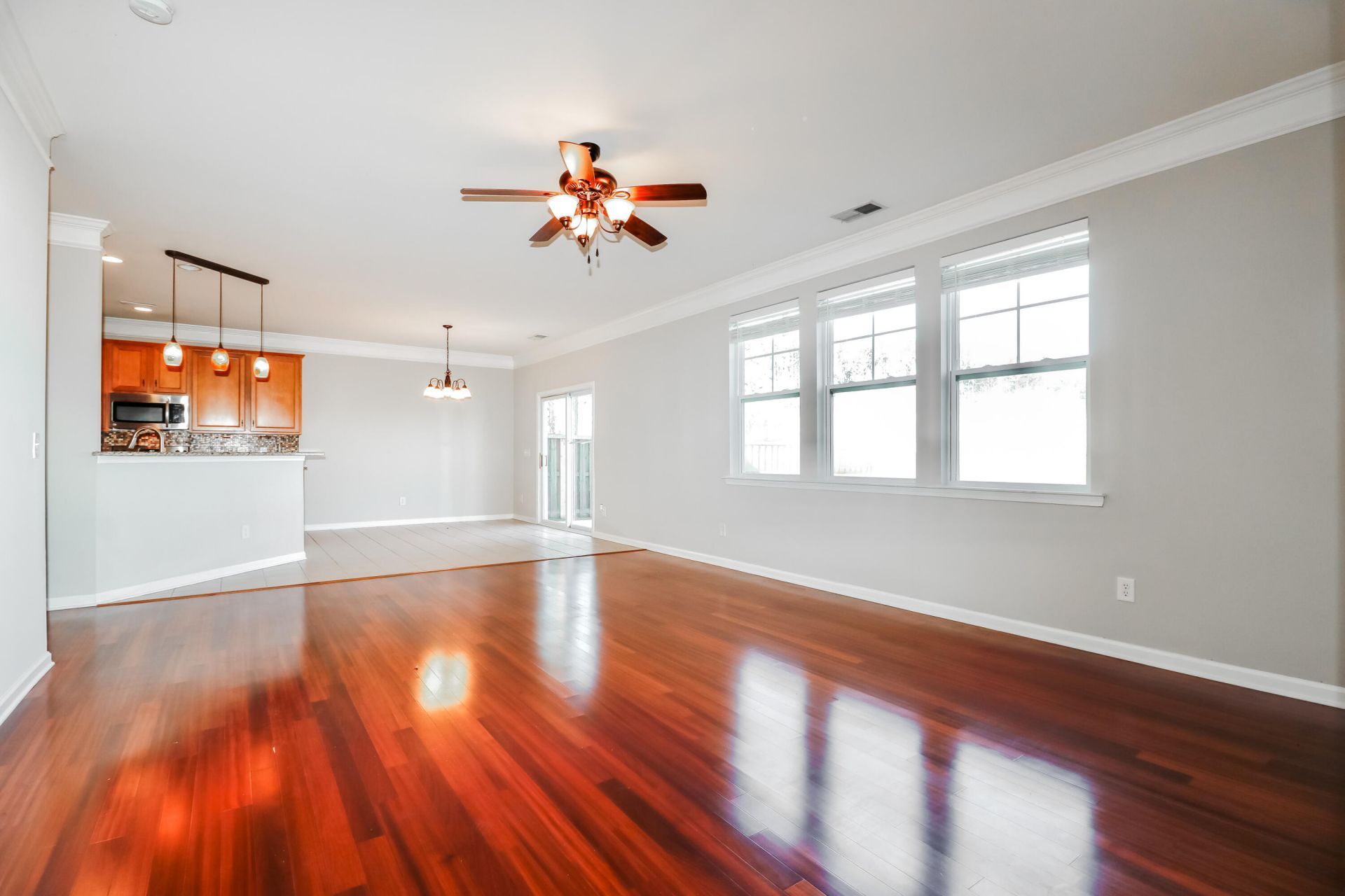 302 Sanctuary Park Drive Photo 4